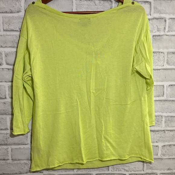 Worthington Chartreuse Blouse with Button Accents, size 2X - Picture 7 of 8